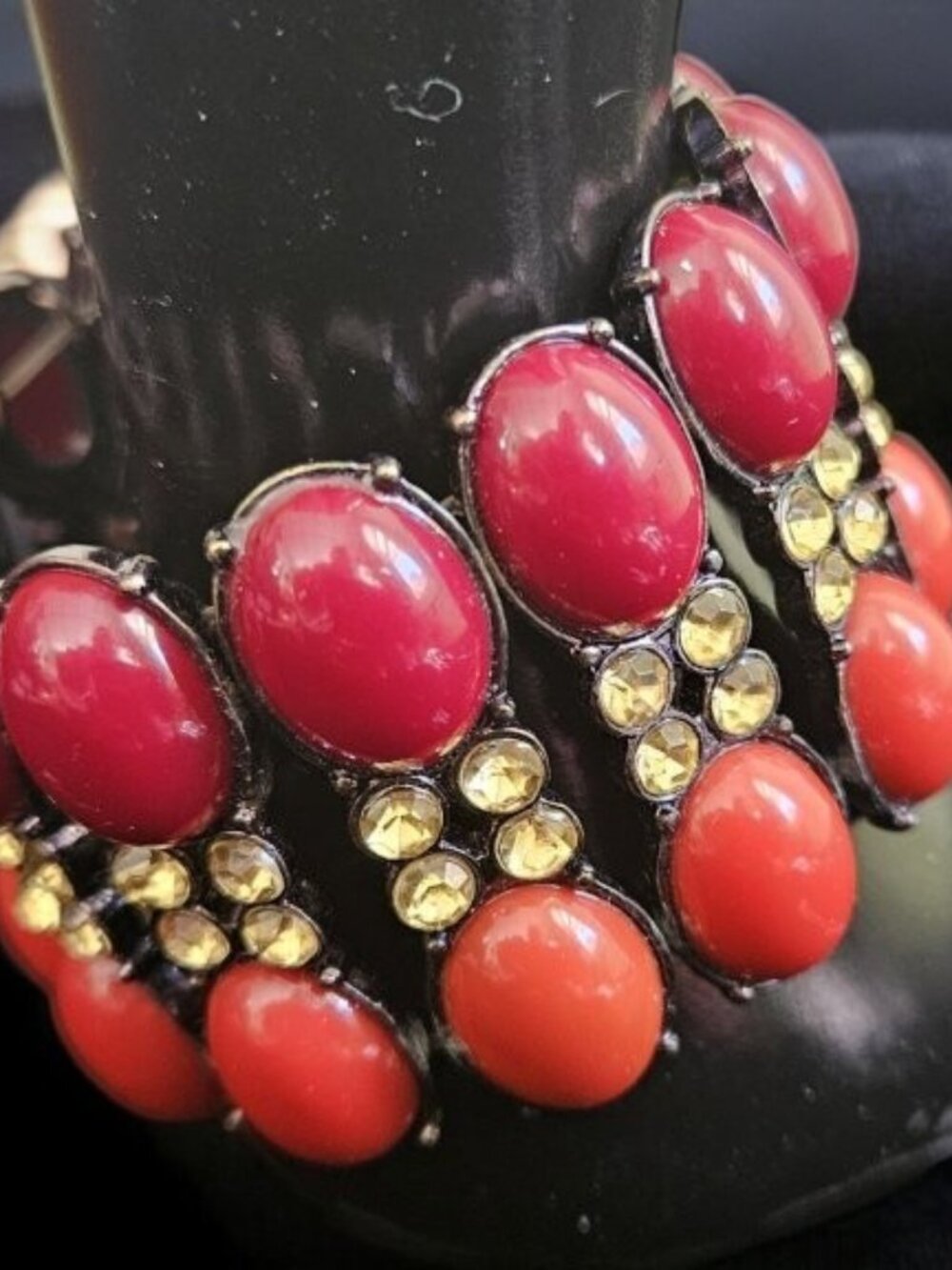 AVON Goddess Egyptian Red Beaded Rhinestone Stretch Bracelet